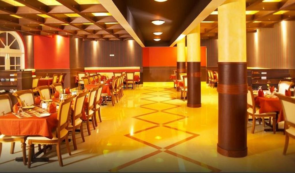 Hotel Luciya Palace Thrissur Exterior photo