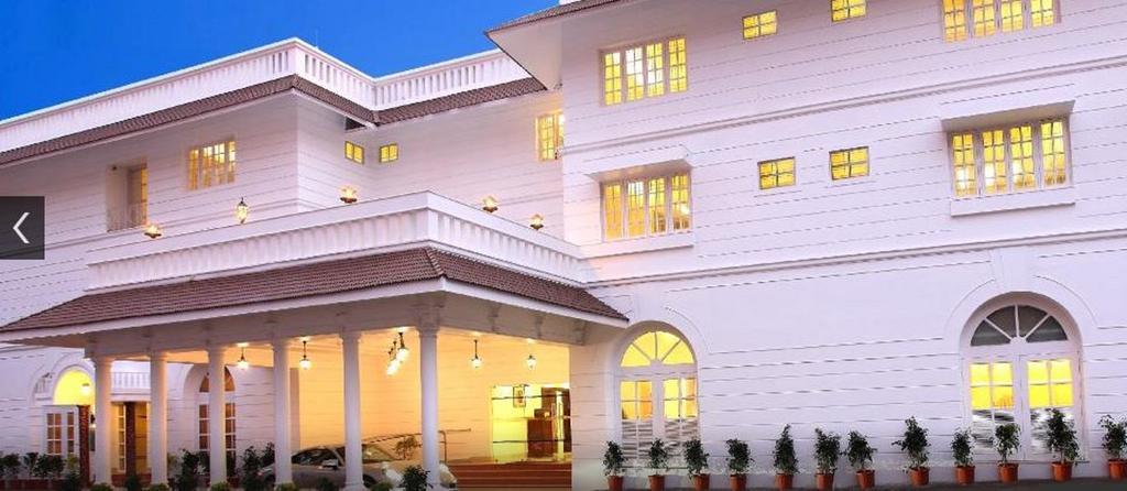 Hotel Luciya Palace Thrissur Exterior photo