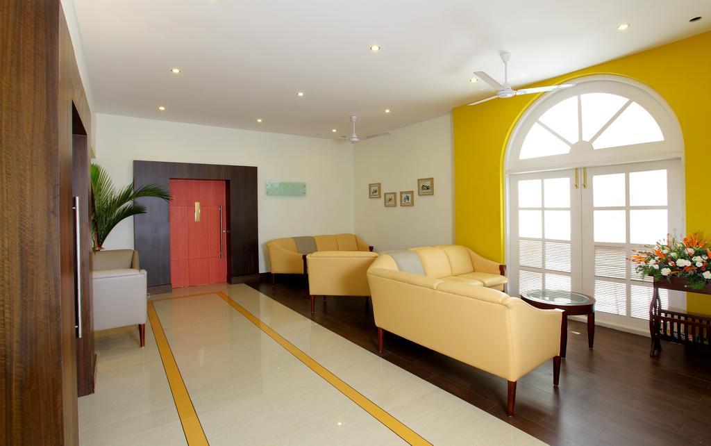 Hotel Luciya Palace Thrissur Exterior photo