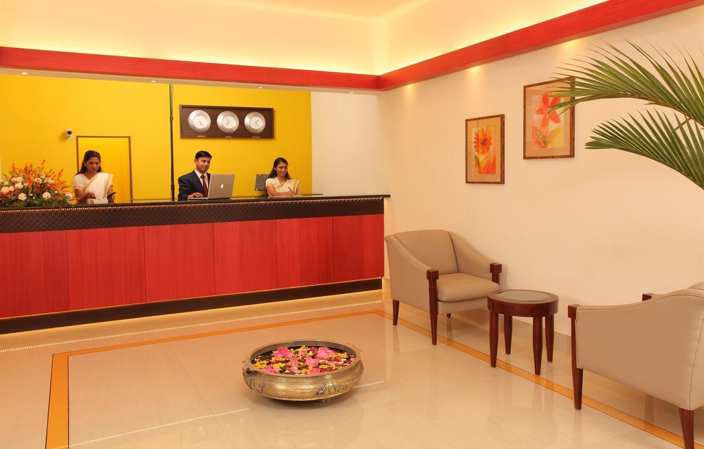 Hotel Luciya Palace Thrissur Exterior photo