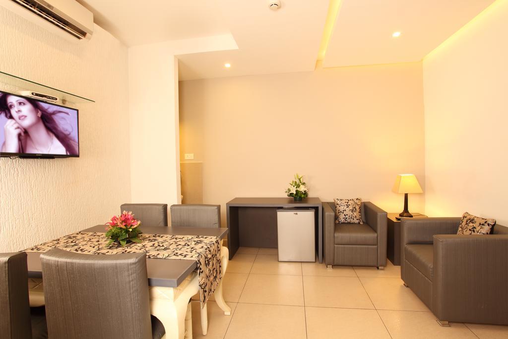 Hotel Luciya Palace Thrissur Exterior photo